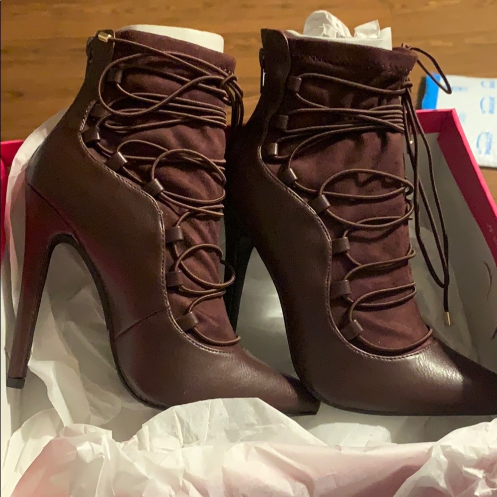 Bev Booties - Picture 2 of 3